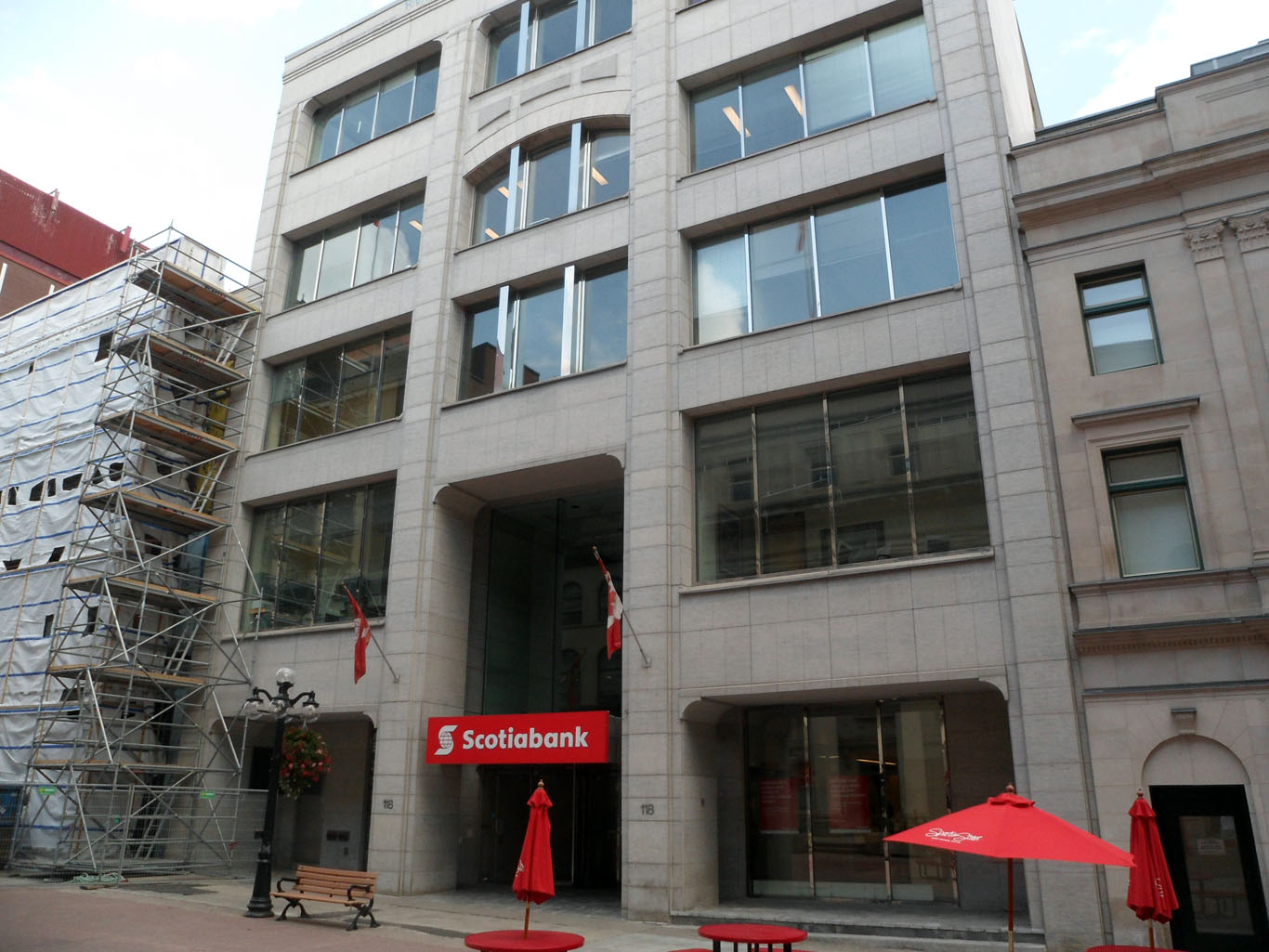 ScotiaBank - 119 Queen